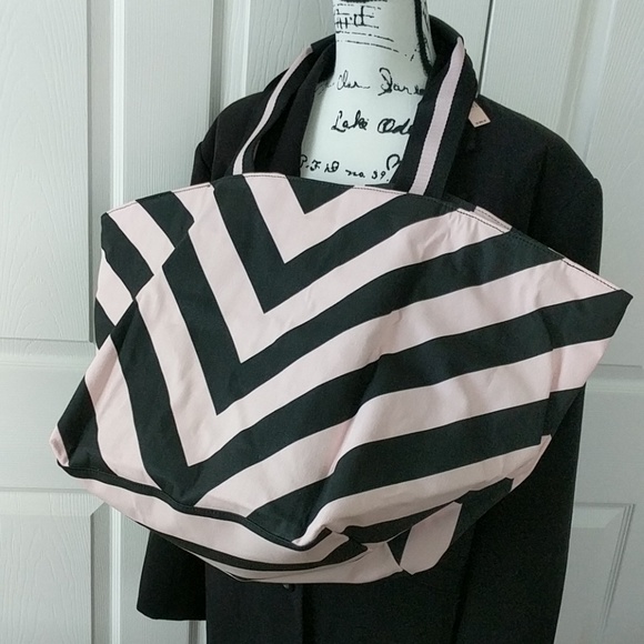 Victoria's Secret tote - Picture 2 of 8